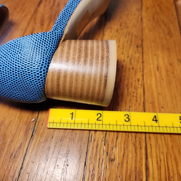 Jeffrey Campbell Issa Block Heeled Sandals - Picture 10 of 10